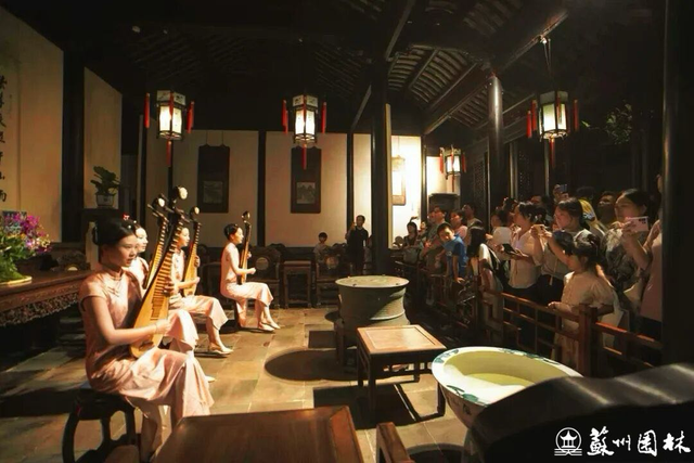 听说，苏州人最近下班后流行逛园林！