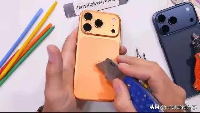 iPhone 17 Pro/Air跌落测试翻车，维修费高达749美元