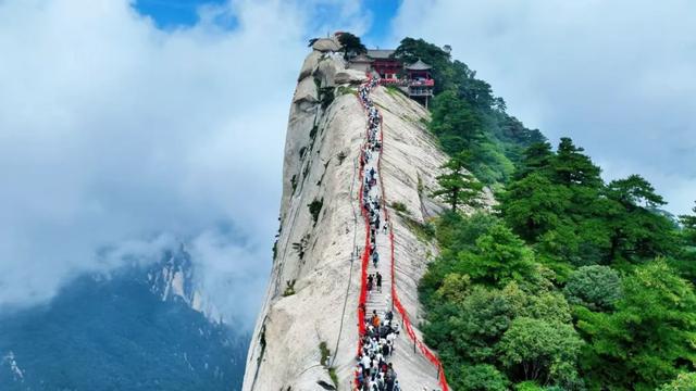 惊叹！！华山云海“开挂式”刷屏！！！