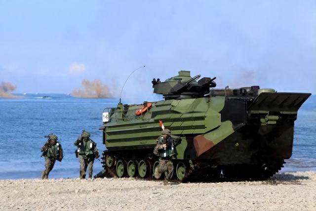 台海生变，美军也介入了，台军已连夜赴美，解放军还有王炸没出