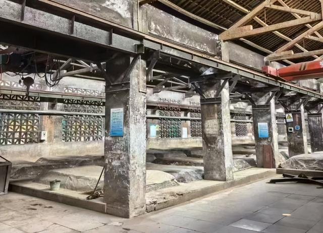 胖东来“光瓶酒”卖爆后，又一白酒走红，100%纯粮酿造仅售128元