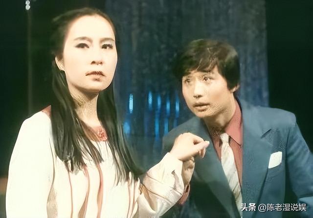 姜还是老的辣！婚内出轨、污蔑前夫三十年	，70岁奚美娟"人设崩塌"