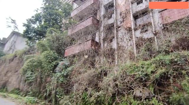 乐山神秘的废弃宾馆，停业15年依然有保安值班，为何被废无人知晓