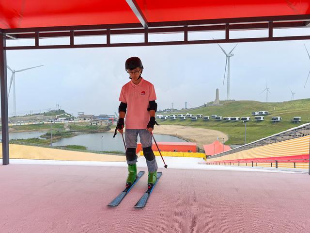 滑雪盛宴！龙里油画大草原冬日狂欢指南