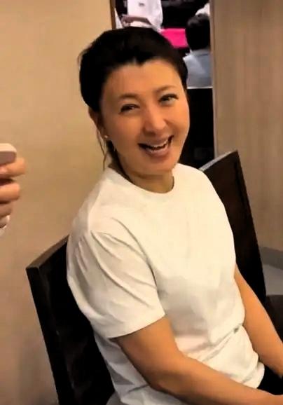 闫学晶哭穷风波大反转！儿子一句话戳破惊天真相