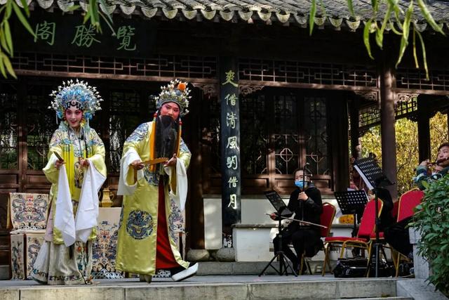 丰台秋日超全玩法指南！寻秋赏叶、文艺遛娃、夜游市集、采摘打卡统统有