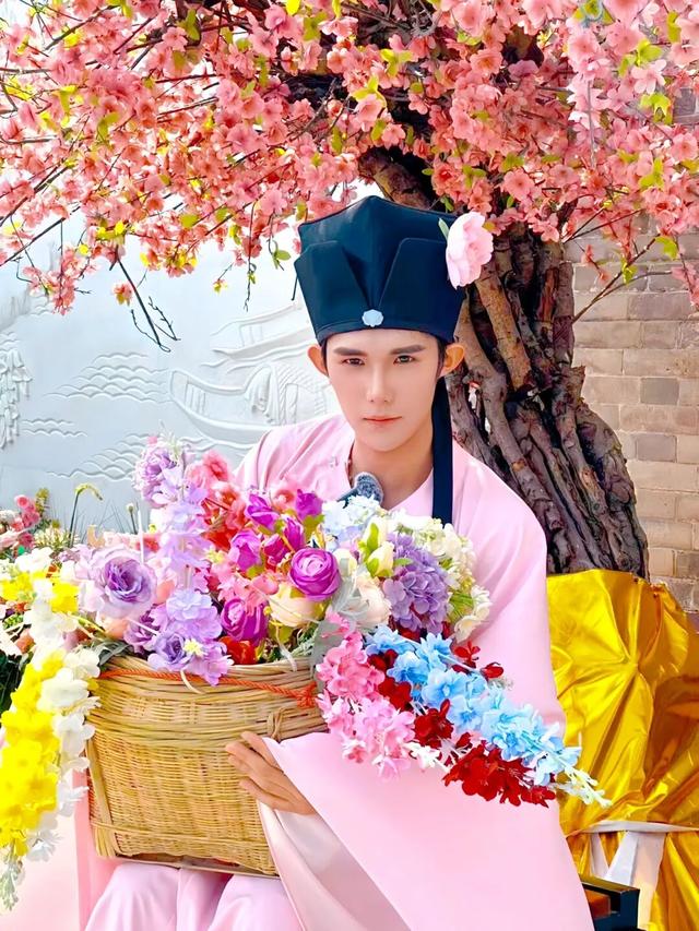 NPC“五一”在古镇这样和你玩……