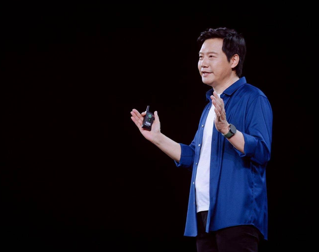 董明珠没想到，雷军受邀观礼阅兵半月多，竟再次令所有人刮目相看