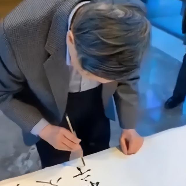 杨振宁走了，伴随在他身上的3个疑问，也该解开了
