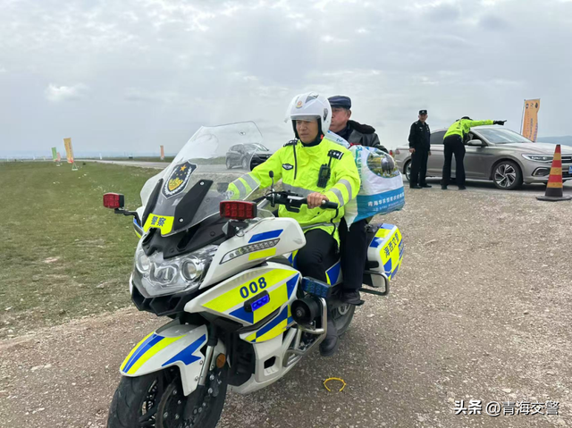 乐游青海 交警同行 | 旅游旺季保畅通 服务群众出行路