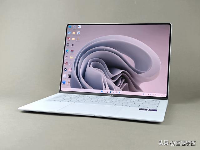 又快又轻又好用的超薄笔记本！荣耀MagicBook Art 14 2025试用