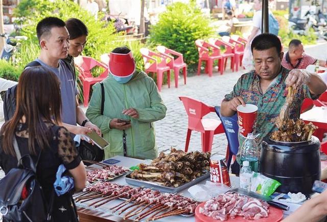 呼和浩特：暑期文旅热 烟火气正浓——塞上老街旅游休闲街区成热门打卡地