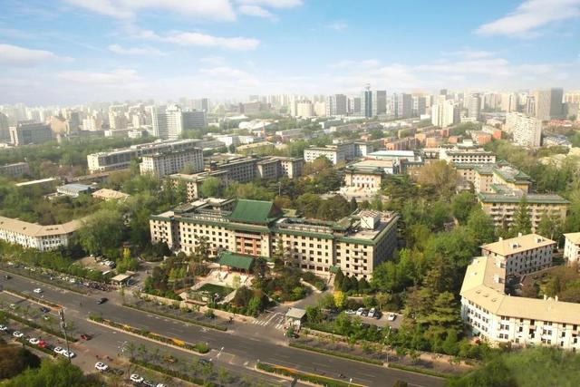 北京百年酒店史：从红墙胡同到云端天际，每一座都是时代的活化石