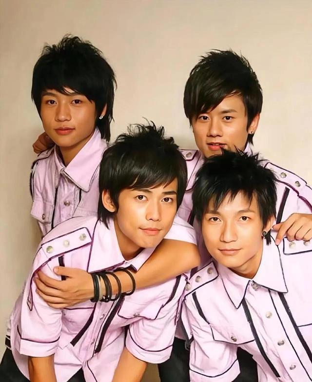 央媒发文，42岁张杰高调官宣喜讯，全网恭喜，终于等到这一天