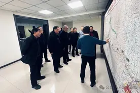 离石区自然资源局赴祁离高速公路指挥部开展用地报批工作对接图片