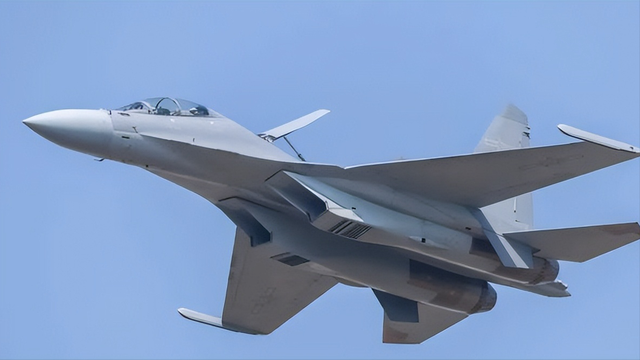 1 对 2 完胜！歼 16 桶滚锁定 F22，体系战 “魔鬼细节” 全曝光