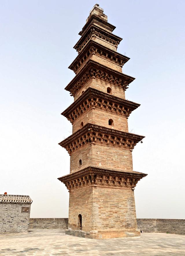 坡上孤塔——万荣八龙寺塔