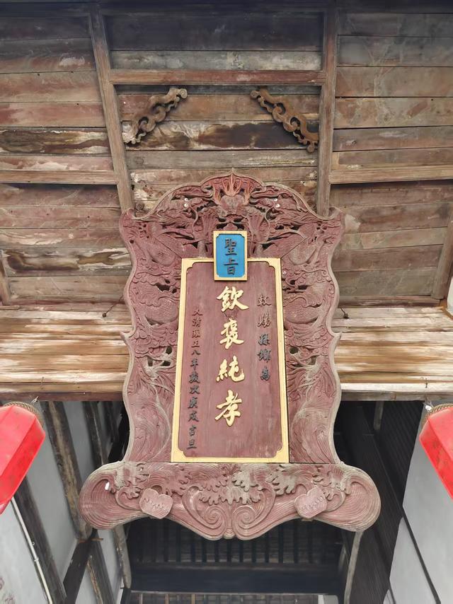 在富春江畔遇见孙权故里，网评有争议的龙门古镇其实很有看头