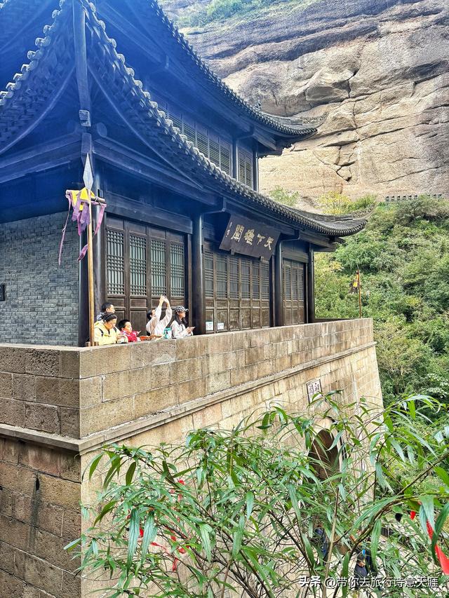 剑门关景区探寻古人入关的足迹