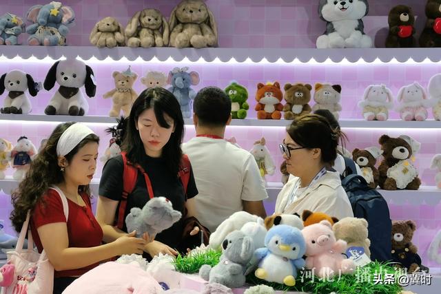 雄安“智”造火了！AI系列玩具亮相中国国际玩具展