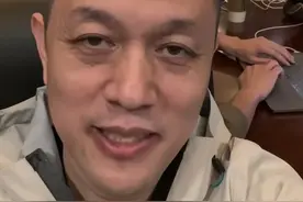 蔚来李斌直播测试自家自动驾驶，自信满满又连麦又K歌，礼物不断图片