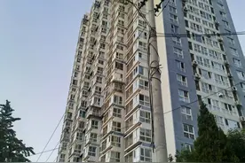 故障频发心惊胆战，这栋楼的电梯更换流程何时才能走完？图片