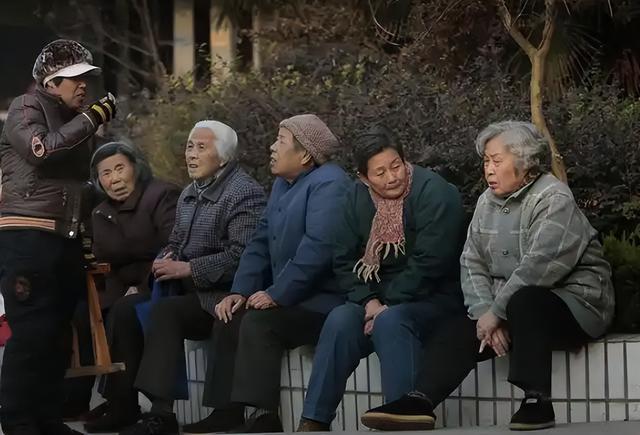 中国将迎来人口死亡高峰！22年1041万人去世，23年1110万，去年呢