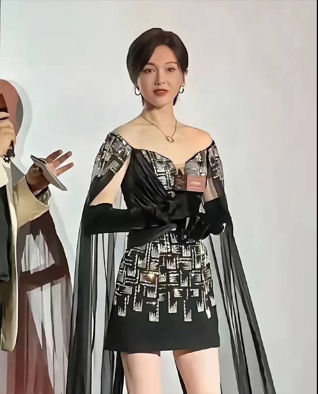 唐嫣快认不出来了	。