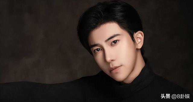 炸裂！26岁男星自曝被“变态控制”6年，女富婆让他结扎，太委屈