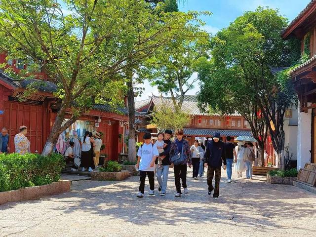 【20度的丽江】逃离高温！来20℃的丽江避暑吧