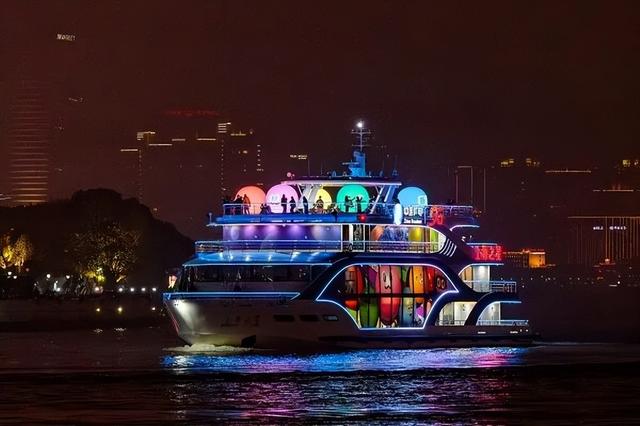 五月天演唱会+文旅，进博“票根”+消费优惠，上海这个月热闹了→