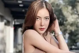 网红骗20亿外逃，因不会唱国歌被捕图片