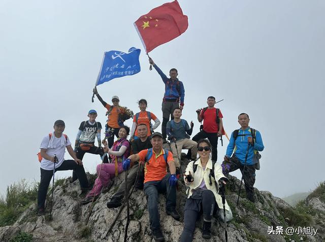 来呀，去白云山看金莲花，辽阳县大黑山风景区境内的白云山