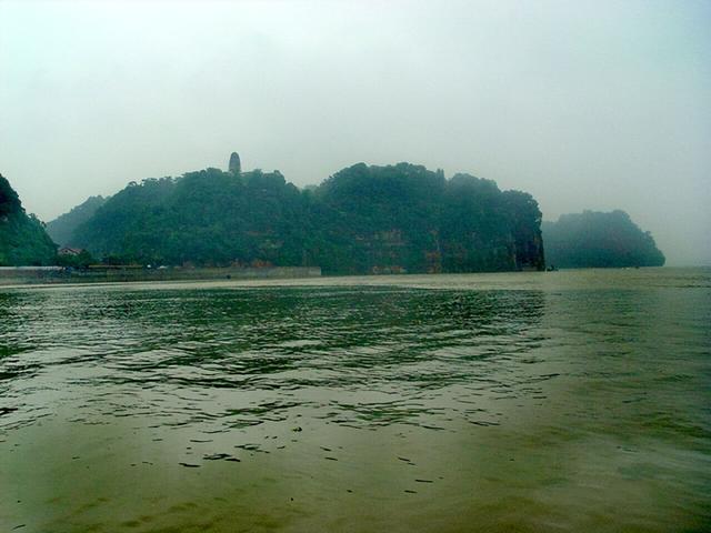 四川旅游：三到两佛山曲折纪行（图）
