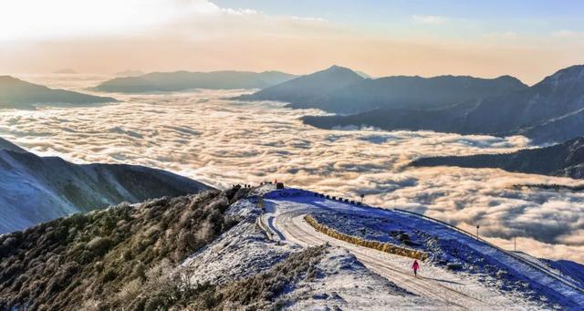 神木垒&达瓦更扎进入美貌开挂模式，请做好相关旅游准备！