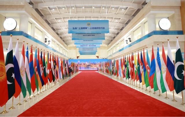 赢麻了！来北京一趟，与中国成战略伙伴关系，与巴建交，与俄和解