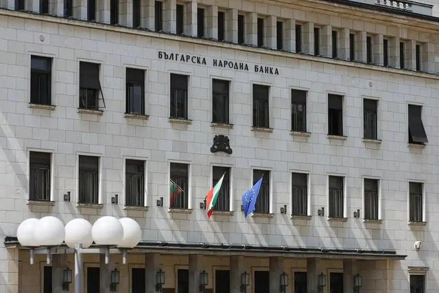 美国巨头丑闻曝光！靠诈骗狂赚1140亿元，全球数十亿用户被坑惨