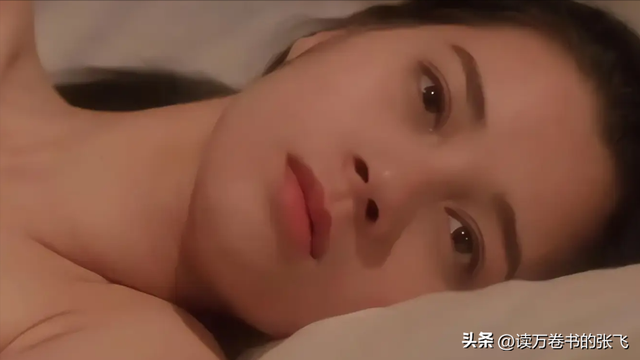 她认干爹，拍风月片，被导演霸王硬上弓，靠山去世后沦为服务员