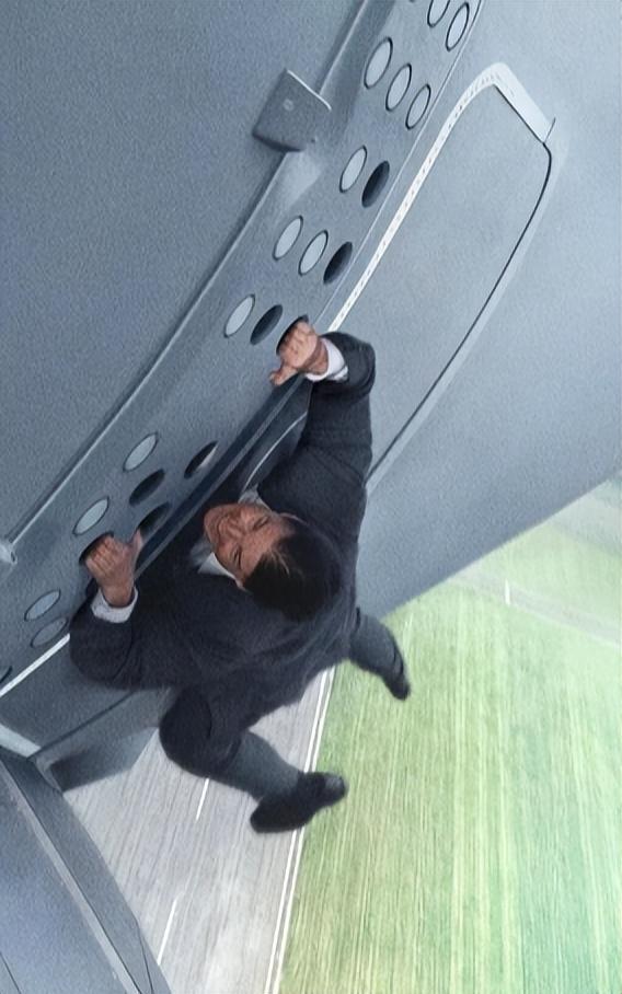 不可思议！13岁男孩，扒飞机飞行94分钟，奇迹般活了下来
