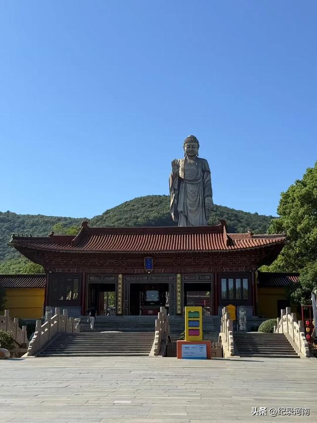 无锡灵山大佛，环山抱水，风景秀丽！