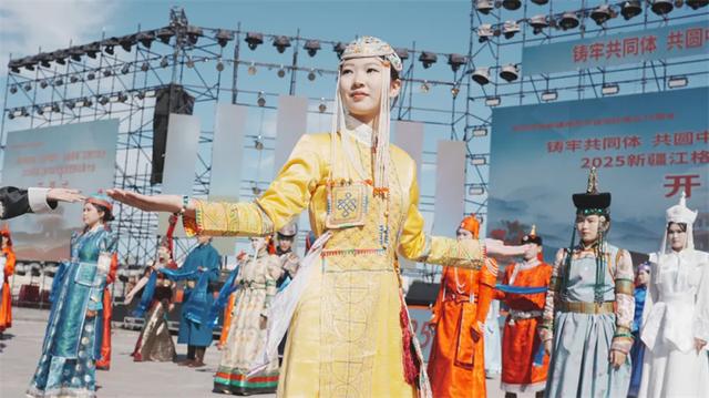 2025年新疆江格尔文化旅游暨那达慕大会在和布克赛尔县开幕