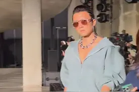 谢霆锋现身活动颜值大翻车！身材发福，造型油腻，评论区大吐槽图片