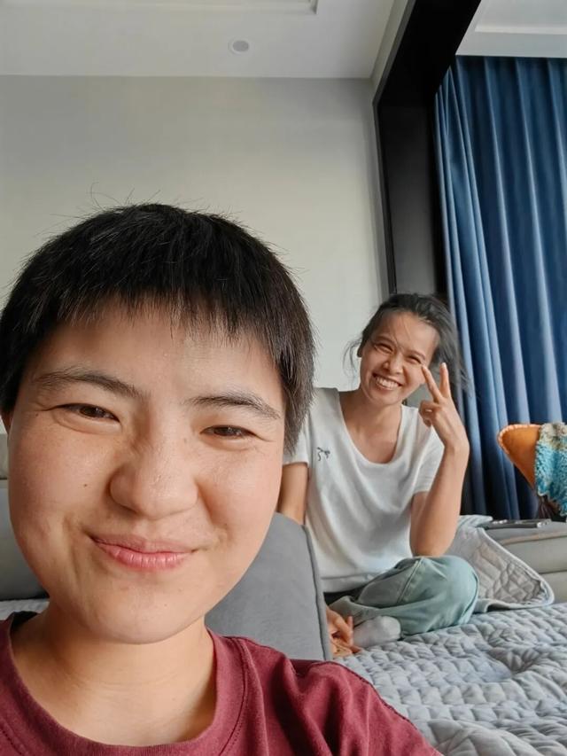 10月	，「需要另一个同类」