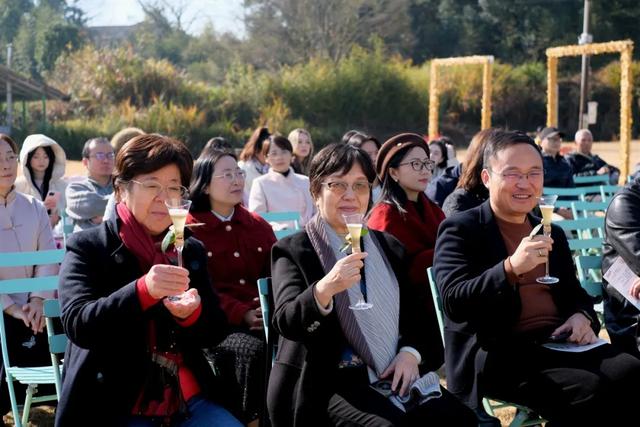 茶香漫野秋·诗语通世界