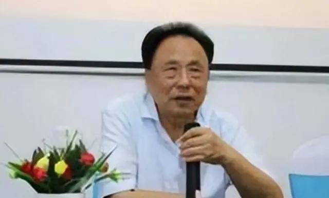 包养多名情妇，生下11个私生子，70多岁潜逃时仍要生娃！他是谁？