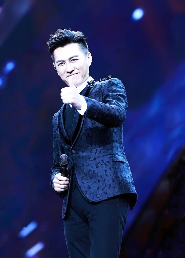 演了83部戏都没红，颜值不输靳东演技不输张译，如今47岁还在拍戏
