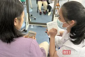 47岁女子突发脑梗偏瘫，康复训练后恢复行走图片