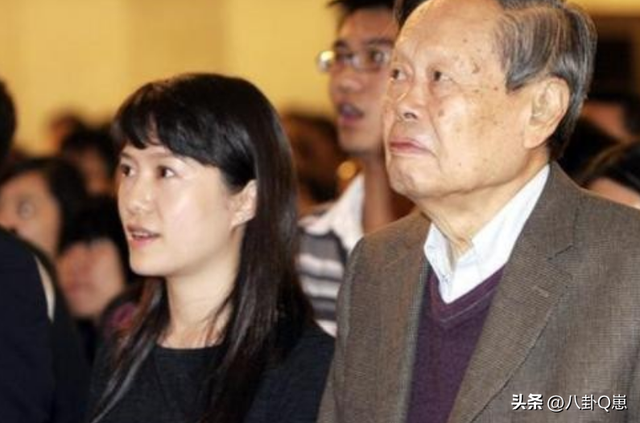 杨振宁去世仅3天，令人担忧的事发生了，原来翁帆一个字都没说错