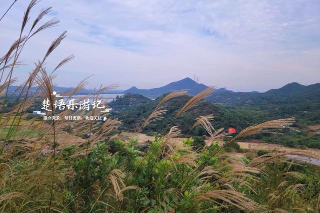 浙江宁波的幽静山村，因美女下凡洗澡而得名，湖光山色美不胜收