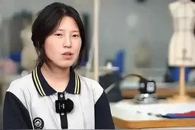 姜萍父亲发声，坦言家庭困难，常年在外打工挣钱，俩姐妹都是学霸图片